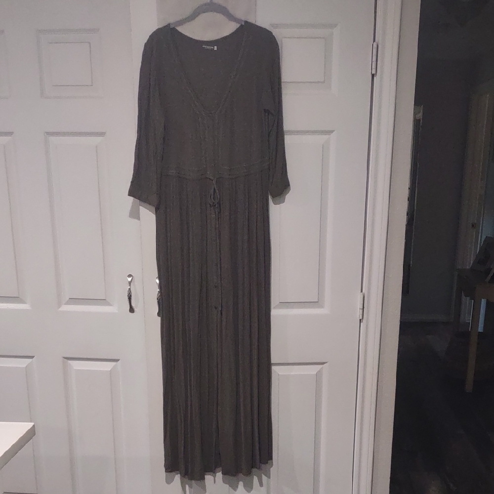 Earthbound Trading Co. Olive Green Dress. Maxi Button Down Tie Waist Size Medium